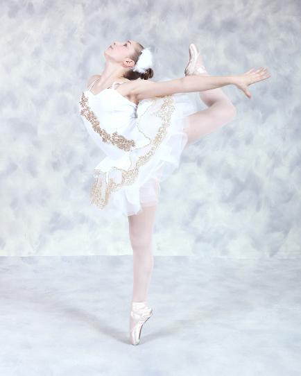 Miss Victoria Wynter, 